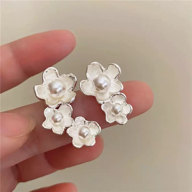 Unique Sakura Flower Cluster Asymmetric Ear Stud - White Pearl 3D Statement Earrings