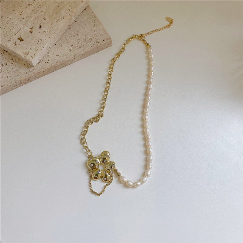Double Layer Flower Charm Necklace | Half Pearl Half Cuban Gold Chain Choker