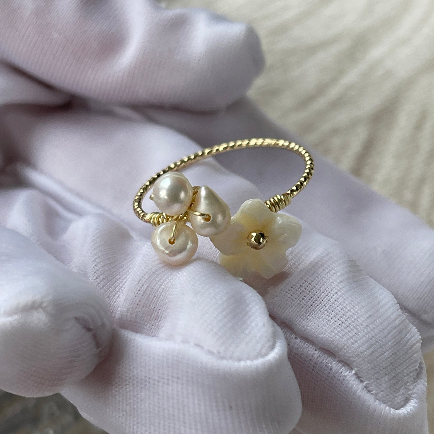 Natural pearl ring, White flower ring, Floral pearl ring, Gold cocktail ring, Pearl stacking ring, Handmade pearl ring, Minimalist open ring
