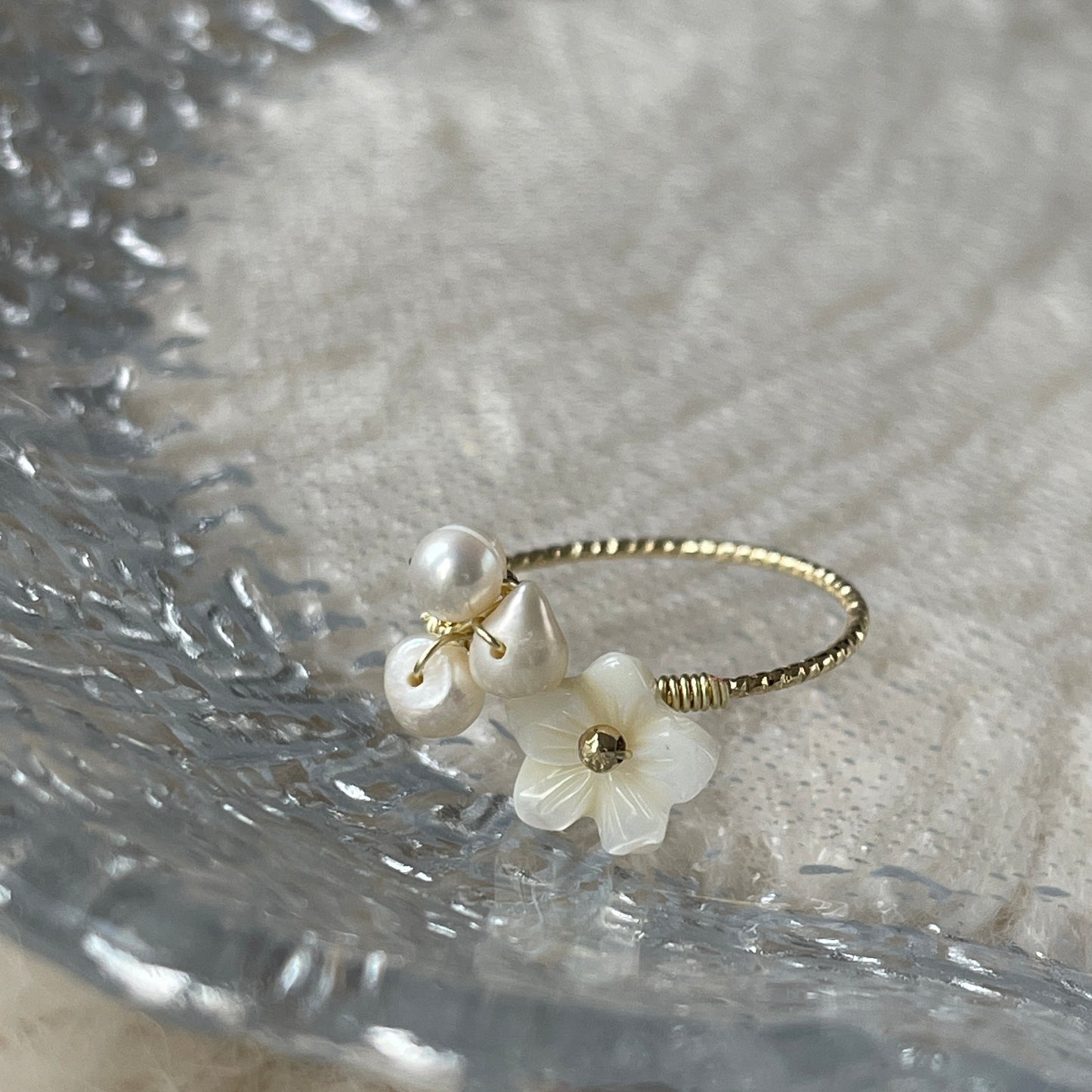 Natural pearl ring, White flower ring, Floral pearl ring, Gold cocktail ring, Pearl stacking ring, Handmade pearl ring, Minimalist open ring