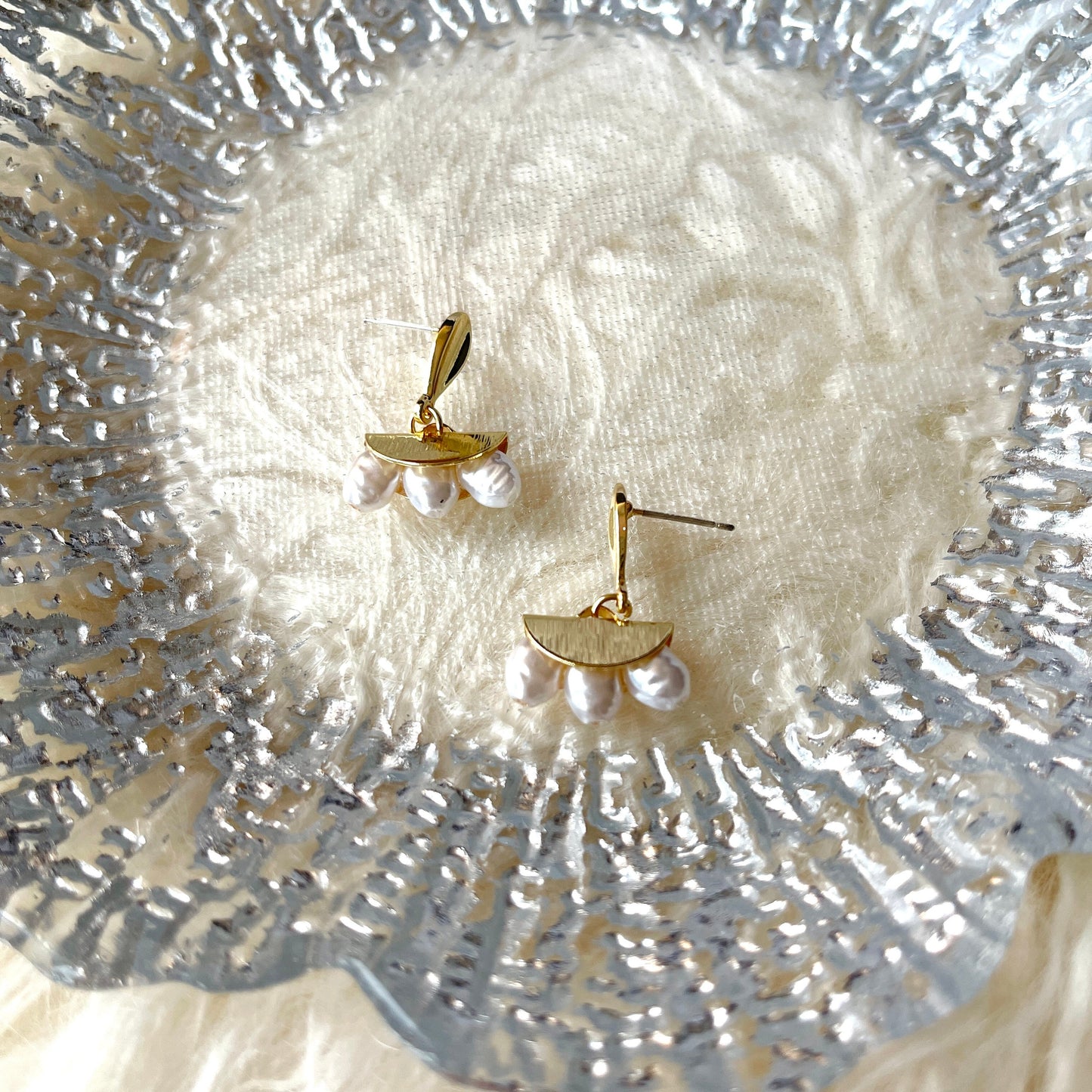 Fan dangle earrings, Gold pearl earrings, Sector drop earrings, Triangle boho earrings, Unique pearl earrings, Geometric earrings, Handmade