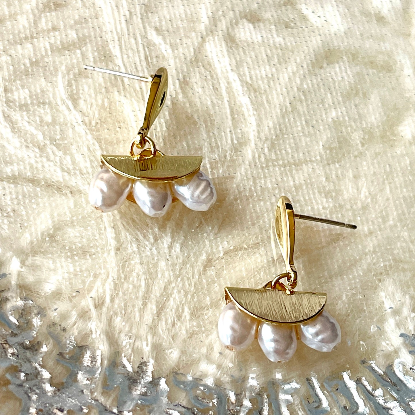 Fan dangle earrings, Gold pearl earrings, Sector drop earrings, Triangle boho earrings, Unique pearl earrings, Geometric earrings, Handmade