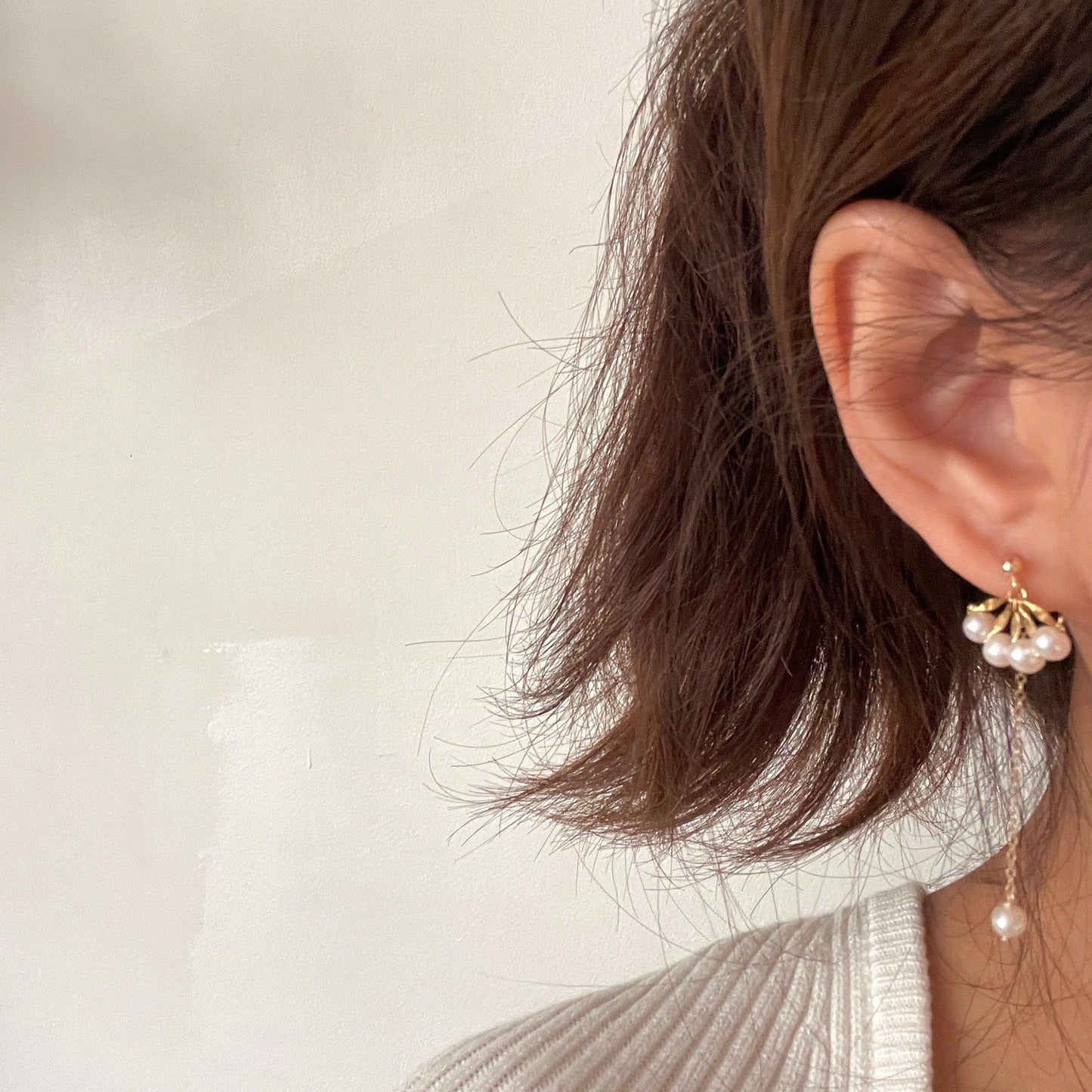 Mismatched fan shaped earrings, natural pearl earrings, 14K gold drop earrings, Asymmetric pearl earrings, handmade bridal wedding earrings