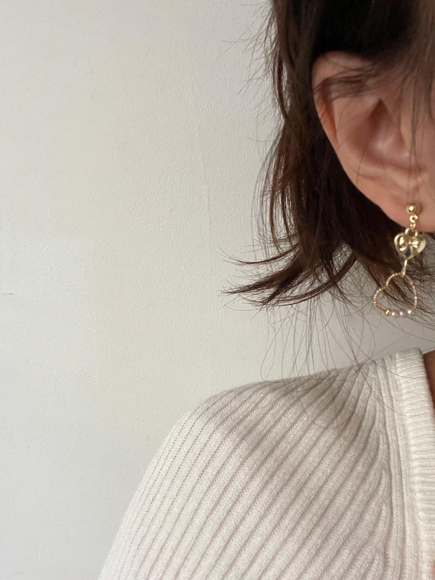 Minimalist Mismatched Angel Heart Earrings - Gold Heart Long Pearl Drop Earrings