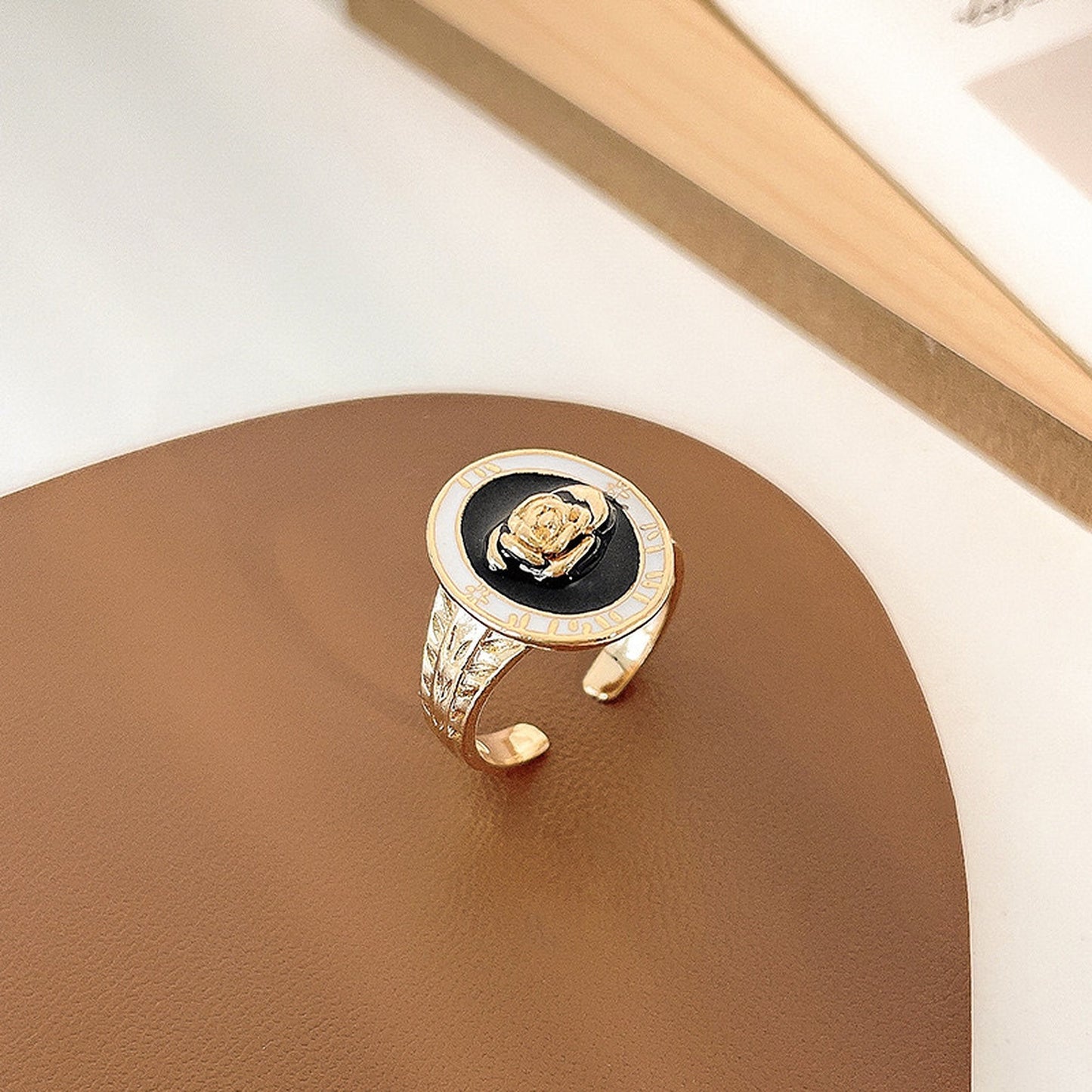 Gothic black signet ring, Engraved statement ring, Gold rose ring, Cameo ring, Chunky ring, Vintage antique ring, Enamel ring, Cocktail ring