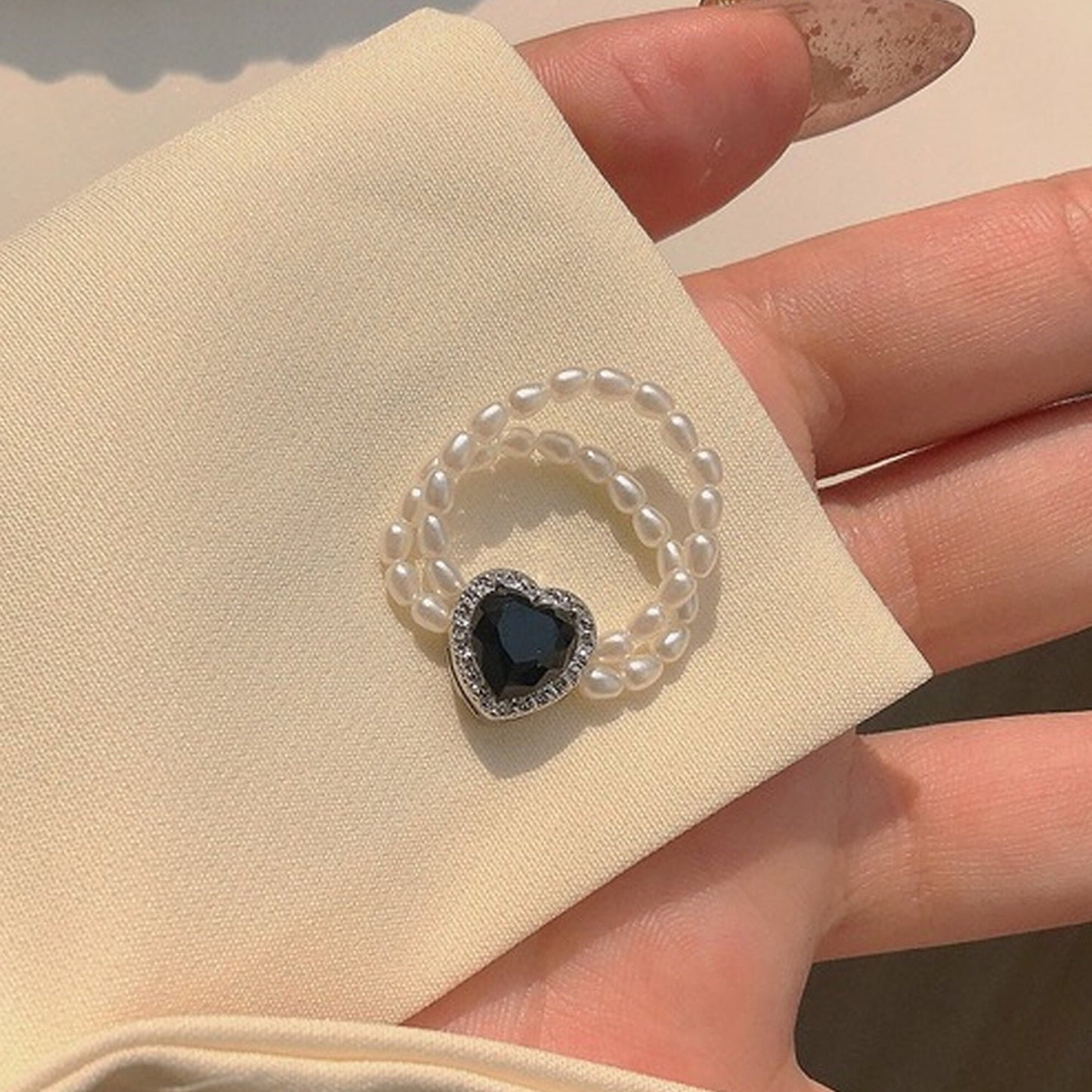 Handmade Double Layer Pearl Ring - Romantic Black Heart Cocktail Ring