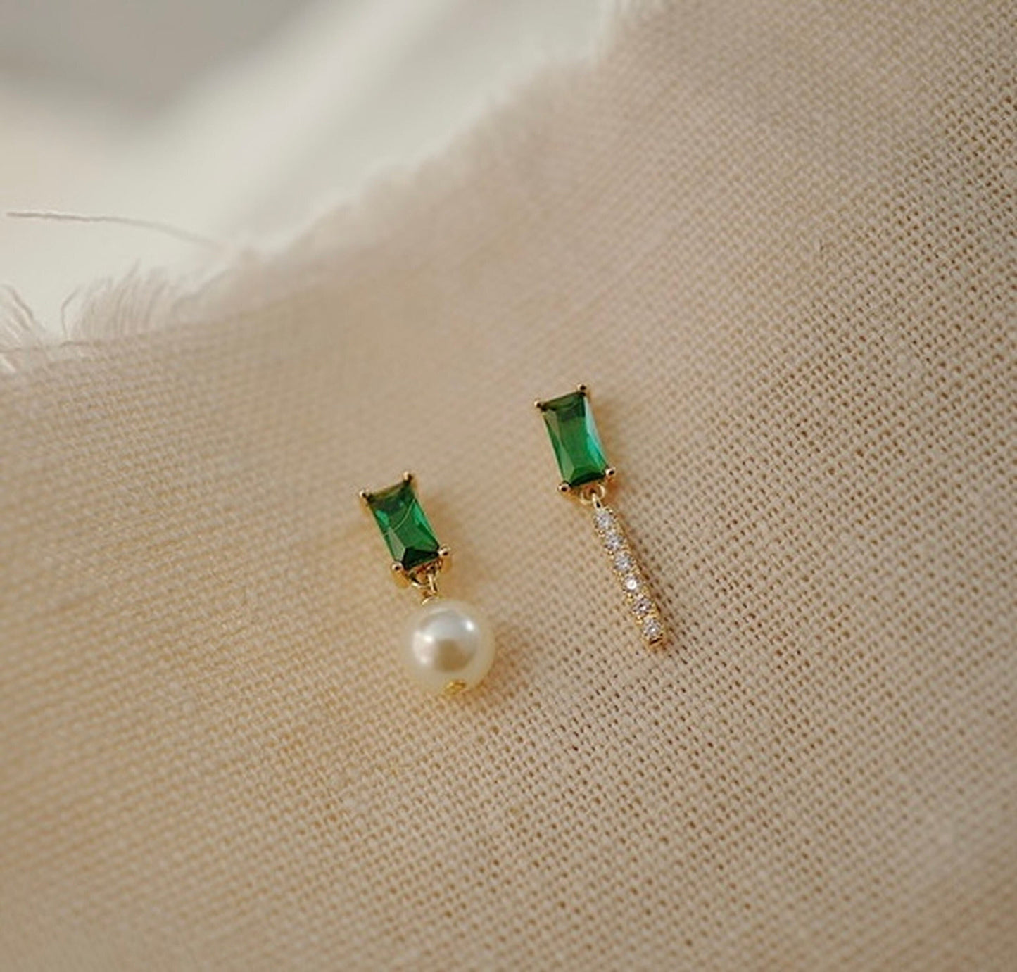 Emerald natural pearl earrings, Mismatched gold emerald green earrings, Dainty emerald earrings, Bridesmaids bridal wedding earrings gift