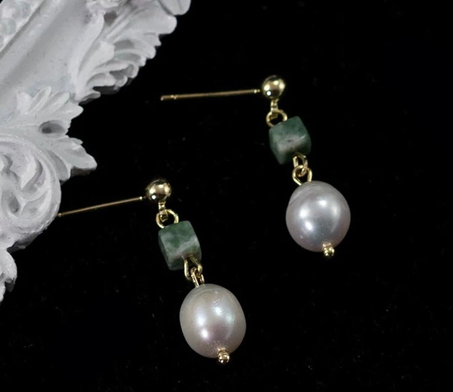 Vintage style pearl earrings, Green marble jade earrings, Baroque pearl earrings, Gold pearl dangle earrings, Handmade Mother's Day Gift