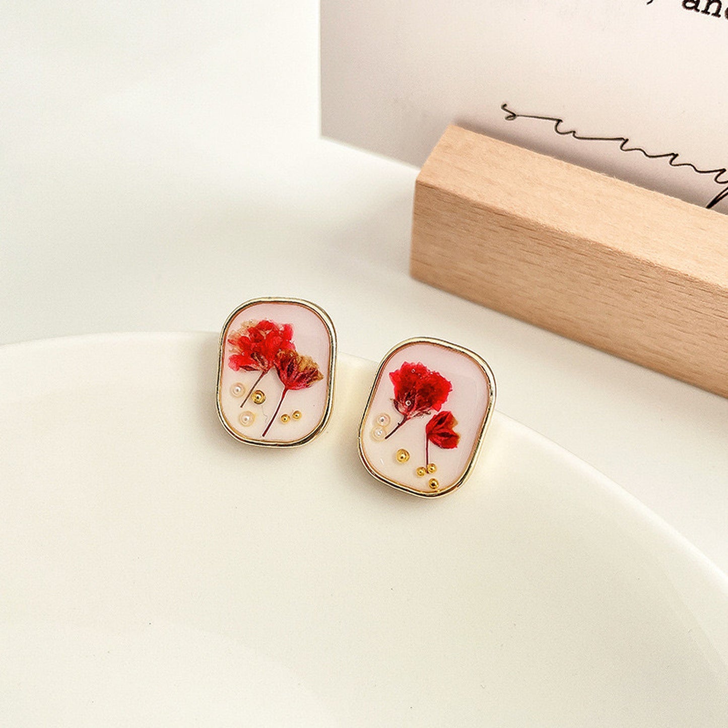 Real dried pressed flower earrings, Dry flower earrings, Red floral stud earrings, Resin stud earrings, Rectangle signet earrings, Gift idea