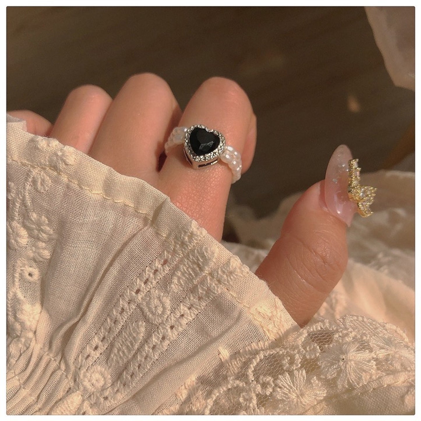 Handmade Double Layer Pearl Ring - Romantic Black Heart Cocktail Ring