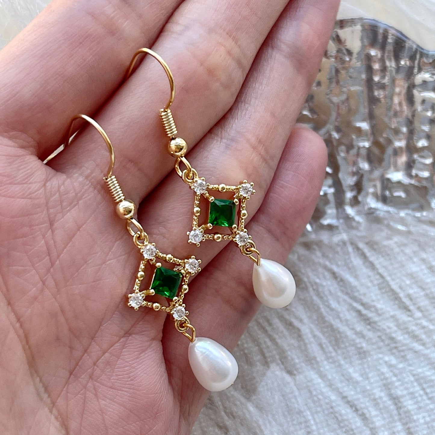 Vintage Style Emerald Natural Pearl Dangle Earrings | Emerald Green Gold Lace Earrings