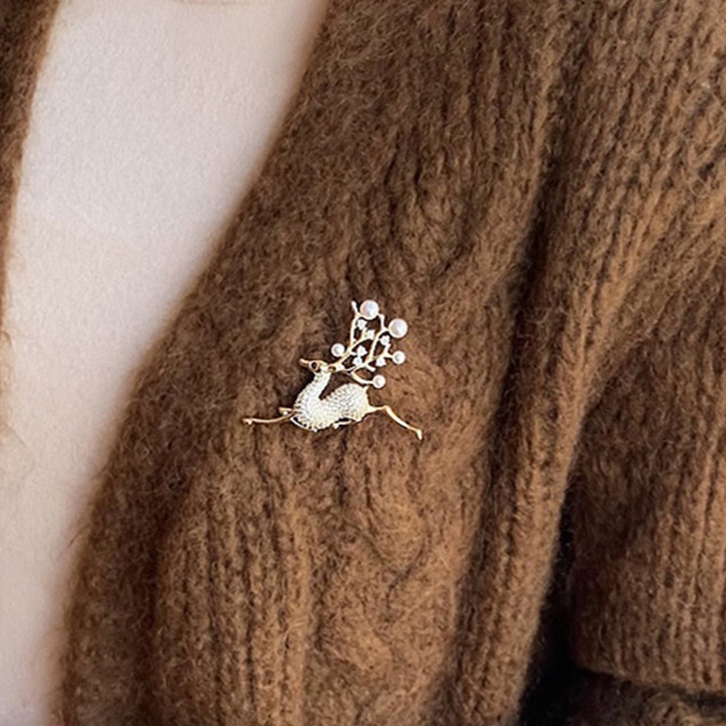 Delicate Reindeer Brooch, Baroque Pearl Gold Rhinestone Brooch Pin Lapel, Vintage Christmas Jewellry Gift, Antique Statement Brooch, Dainty