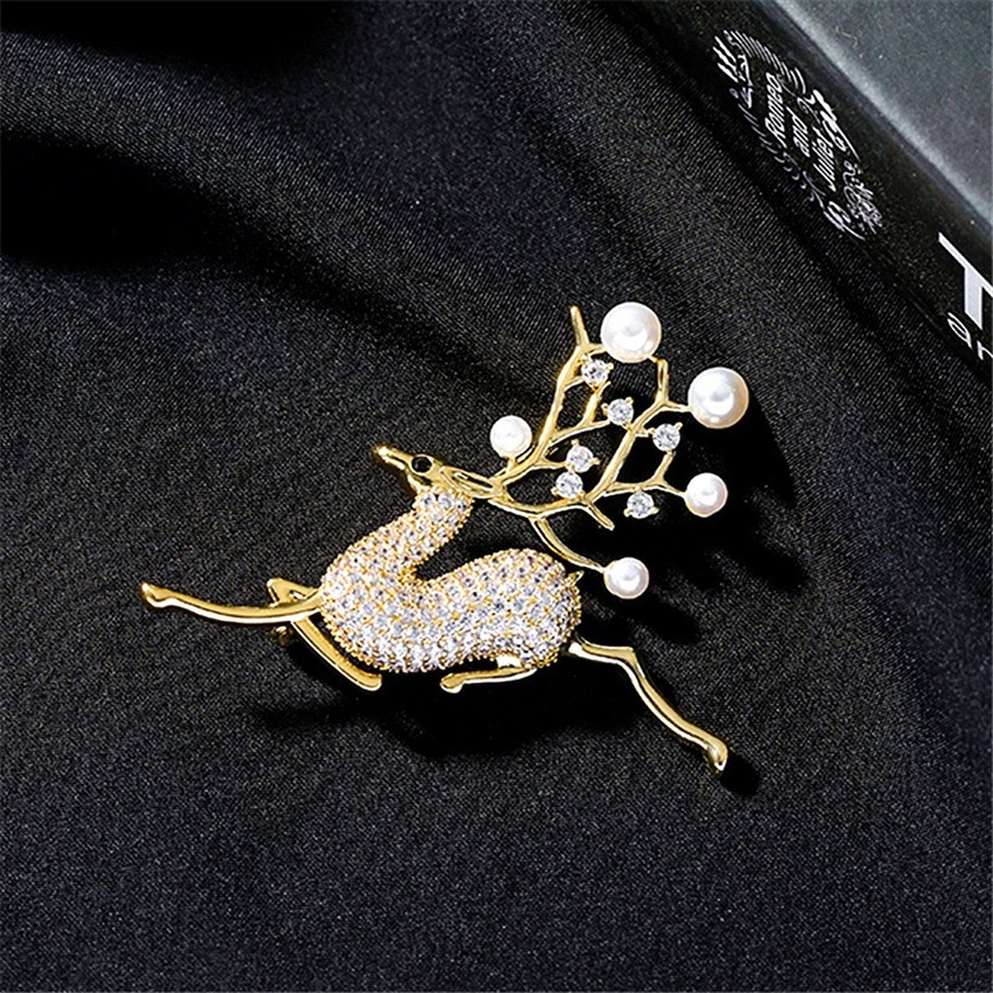 Delicate Reindeer Brooch, Baroque Pearl Gold Rhinestone Brooch Pin Lapel, Vintage Christmas Jewellry Gift, Antique Statement Brooch, Dainty
