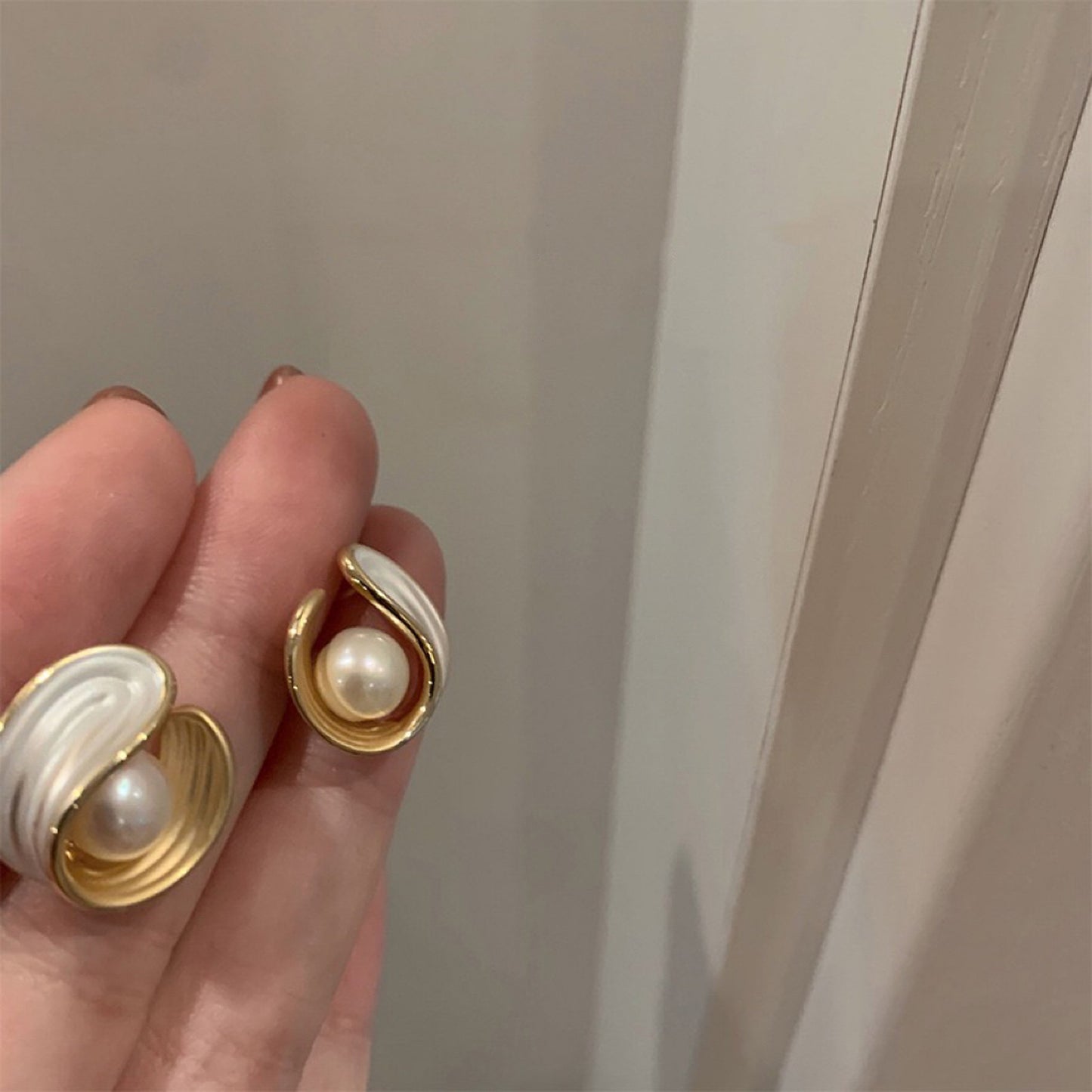 Unique Mother of Pearl Gold Earrings | Infinity Loop Sea Shell 3D Earrings