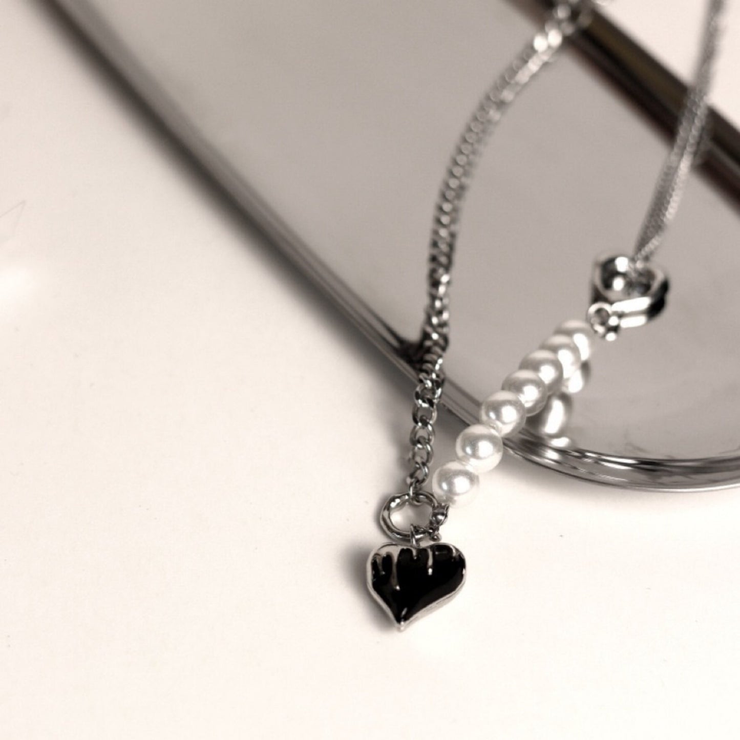 Cyberpunk Black Melting Heart Pendant Necklace - Silver chain Pearl Layering Collar Necklace