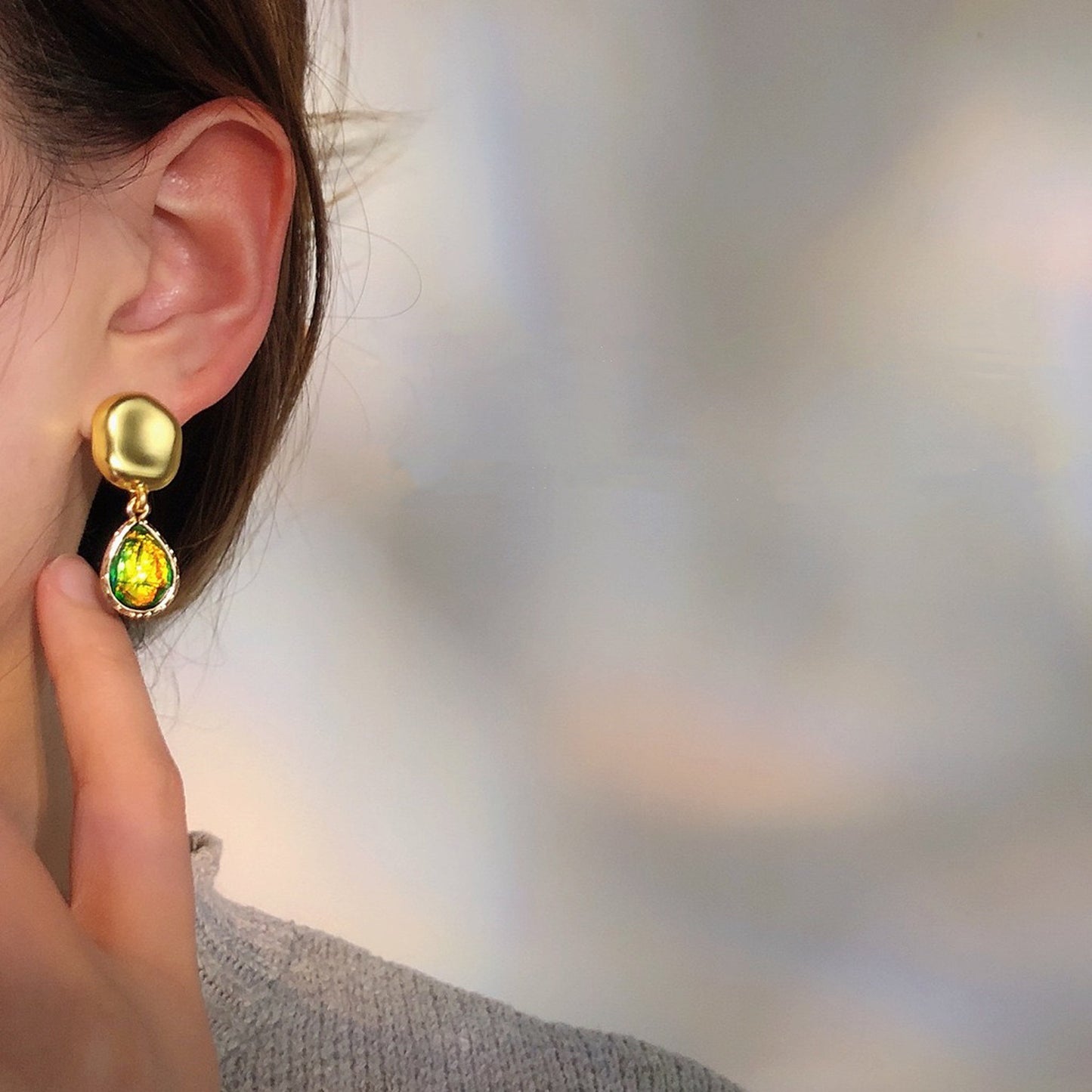 Vintage Style Teardrop Green Earrings - Luminous Iridescent Shell Earrings