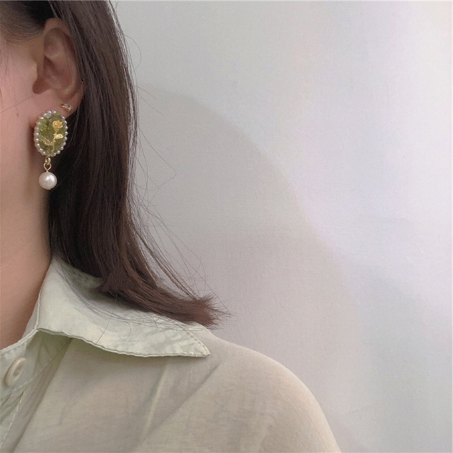 Luxurious Engraved Rose Pearl Earrings | Parisian Style Gold Lace Earrings