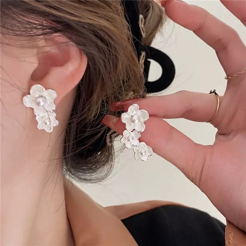 Unique Sakura Flower Cluster Asymmetric Ear Stud - White Pearl 3D Statement Earrings