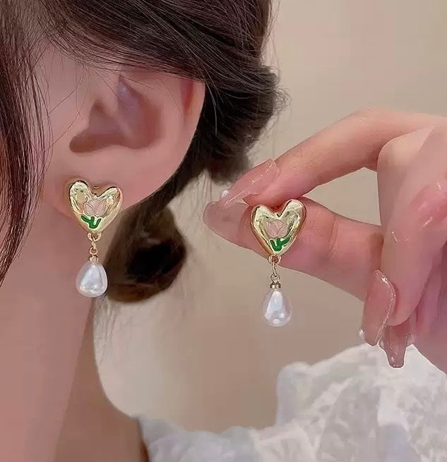 Chunky Romantic Heart Pearl Drop Earrings - Engraved Pink Tulip Vintage Gold Dangle Earrings