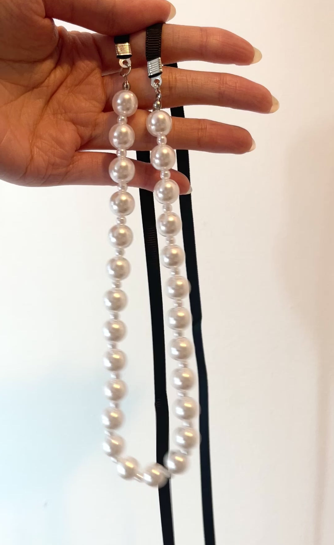 ☆ENGBROX☆ audrey ribbon pearl necklace EBNL24066SV Audrey Hepburn Black Silk Bow Ribbon Pearl Necklace