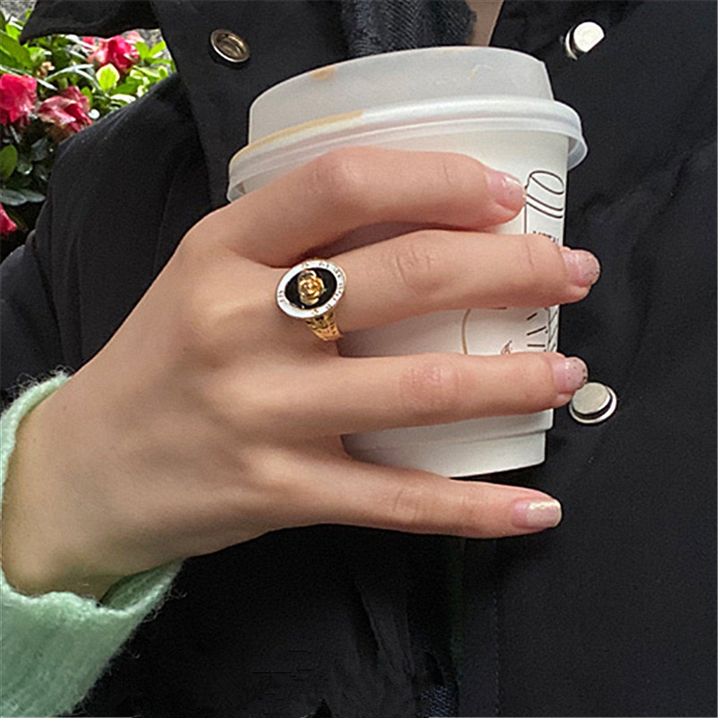 Gothic black signet ring, Engraved statement ring, Gold rose ring, Cameo ring, Chunky ring, Vintage antique ring, Enamel ring, Cocktail ring