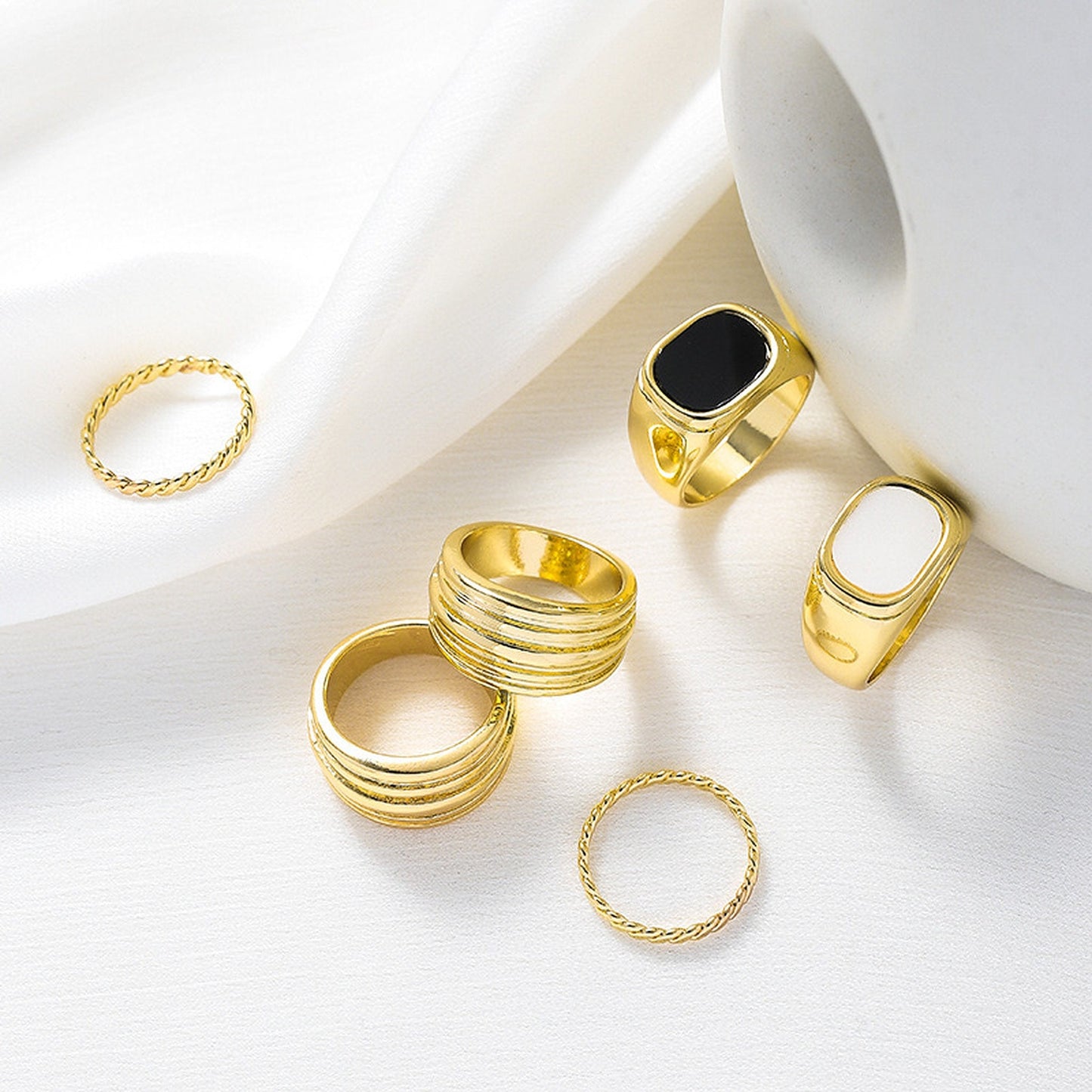 K-pop Chunky Rings, Black and White Ring Set, Gold Vine Twisted Ring, Punk Ring Set, Wide Band Ring, Signet Ring, Statement Cocktail Ring