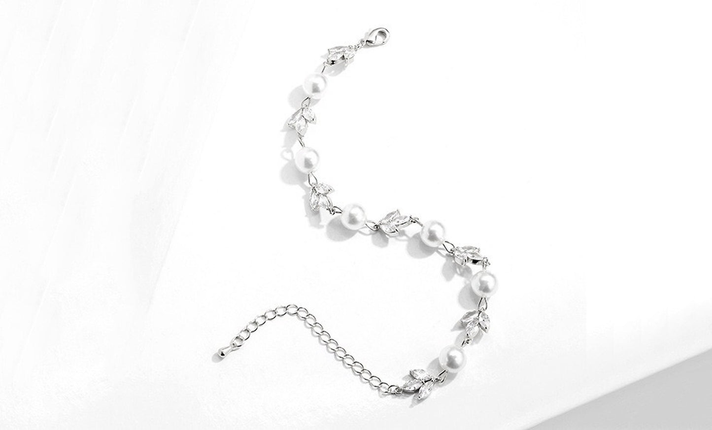 Pearl crystal bracelet, Bridal bridesmaid pearl bracelet, Crystal diamond pearl bracelet, Leaf floral pearl bracelets, Wedding jewelry gift