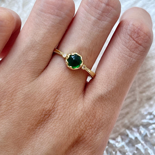 Handmade emerald gold ring, Green emerald lace ring, Multi-stone minimalist ring, Round emerald ring, Vintage emerald cz ring, Delicate Gift