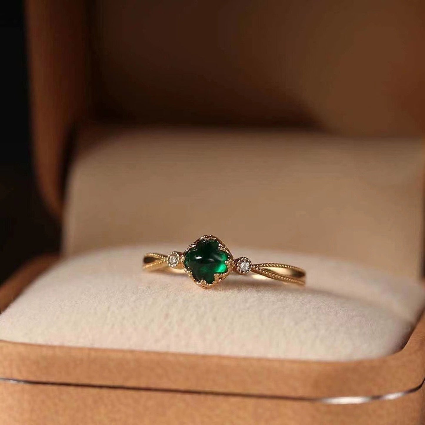 Handmade emerald gold ring, Green emerald lace ring, Multi-stone minimalist ring, Round emerald ring, Vintage emerald cz ring, Delicate Gift