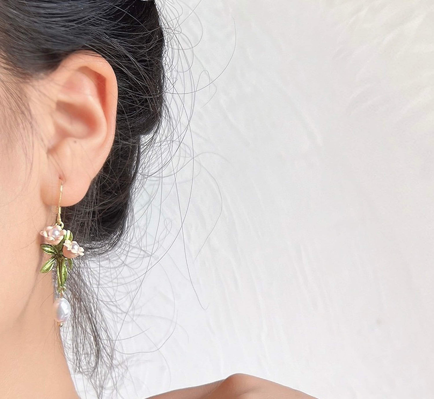 Bohemian flower earrings, Freshwater pearl drop earrings, Mismatched floral earrings, Pink flower leaf earrings, Boho wedding jewelry, Gift