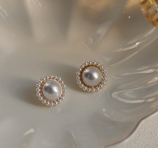 Large ivory pearl stud earrings, Classic round pearl studs, Baroque pearl ear studs, Bridesmaid wedding pearl earrings gift, Vintage style