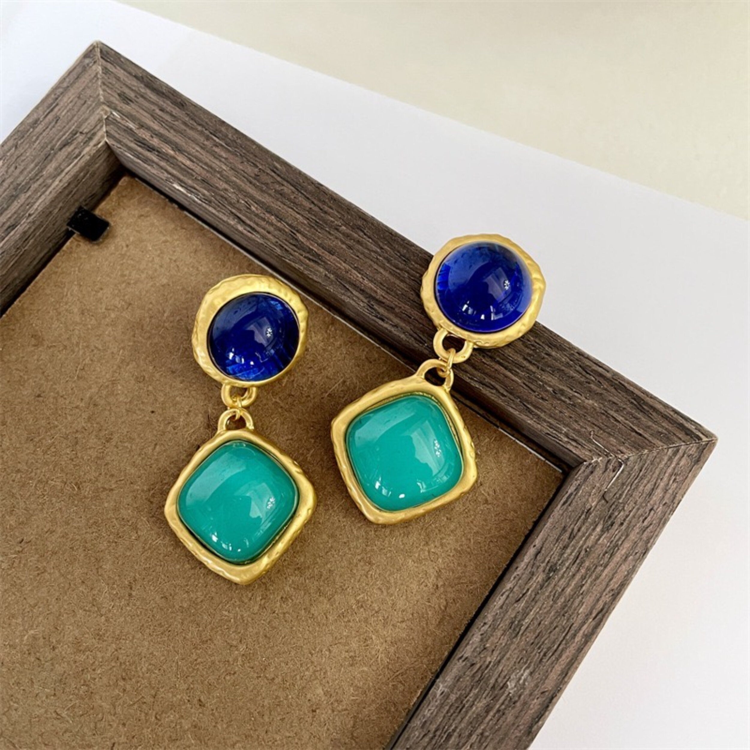 Royal blue hot sale stone earrings