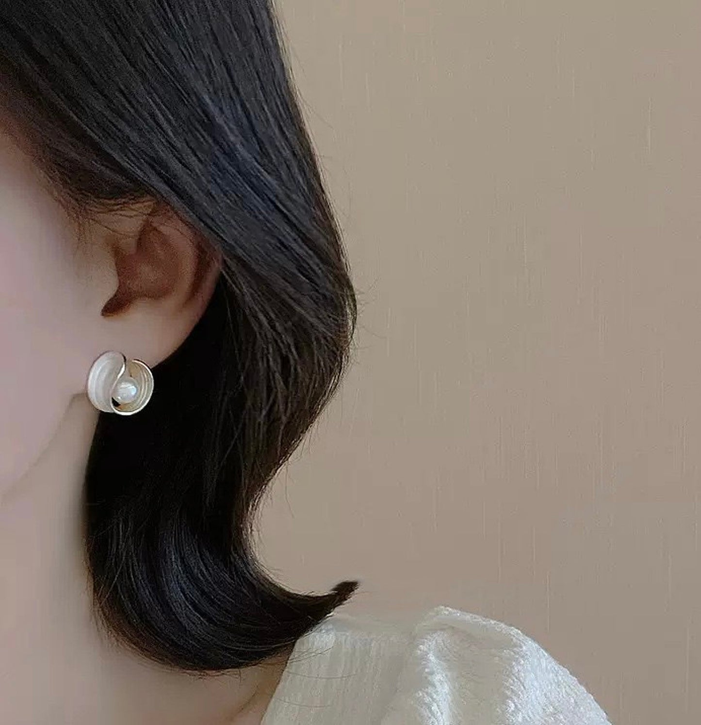 Mother of pearl earrings, Pearl stud earrings, Sea shell earrings, Unique earrings, Infinity loop earrings, Summer vacation jewelry,Handmade